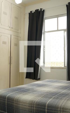 Casa à venda com 200m², 3 quartos e 2 vagasSuíte