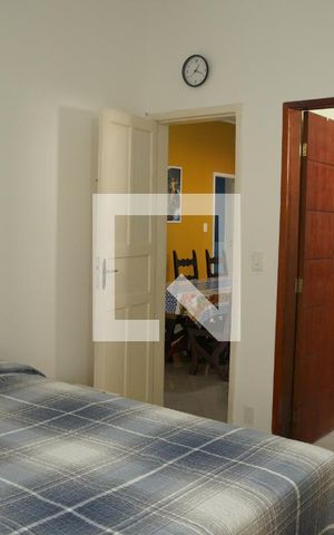 Casa à venda com 200m², 3 quartos e 2 vagasSuíte
