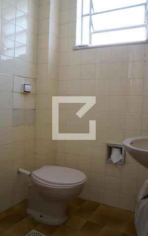 Casa à venda com 200m², 3 quartos e 2 vagasBanheiro de Serviço