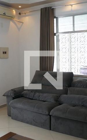 Casa à venda com 200m², 3 quartos e 2 vagasSala 1