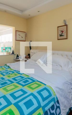 Apartamento à venda com 610m², 4 quartos e 3 vagas Apartamento à venda com 610m², 4 quartos e 3 vagasQuarto