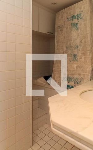 Apartamento à venda com 610m², 4 quartos e 3 vagas Apartamento à venda com 610m², 4 quartos e 3 vagasBanheiro