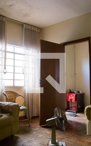 Casa à venda com 200m², 2 quartos e 1 vaga Casa à venda com 200m², 2 quartos e 1 vagaSala