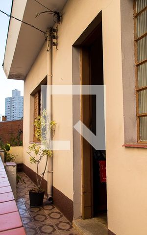 Casa à venda com 200m², 2 quartos e 1 vaga Casa à venda com 200m², 2 quartos e 1 vagaVaranda