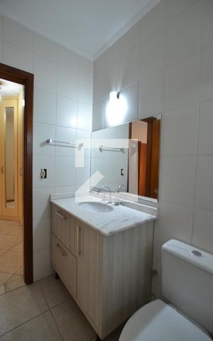Casa à venda com 238m², 3 quartos e 2 vagasBanheiro da Suíte