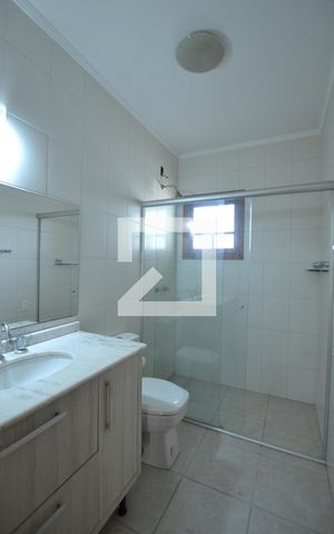 Casa à venda com 238m², 3 quartos e 2 vagasBanheiro da Suíte