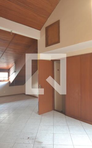 Casa à venda com 238m², 3 quartos e 2 vagasQuarto Reversivel com lavabo e Varanda