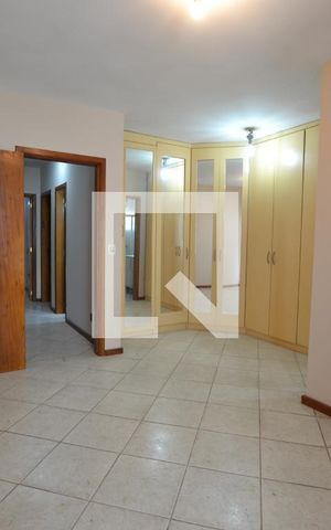 Casa à venda com 238m², 3 quartos e 2 vagasSuíte
