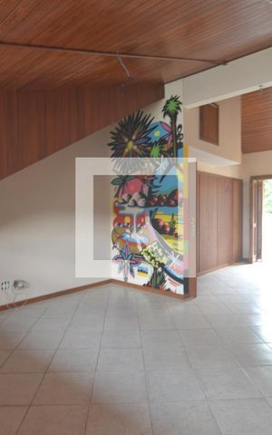 Casa à venda com 238m², 3 quartos e 2 vagasQuarto Reversivel com lavabo e Varanda