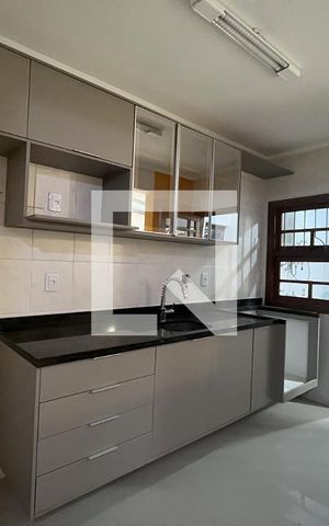 Casa à venda com 238m², 3 quartos e 2 vagasCozinha