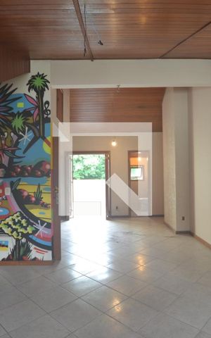 Casa à venda com 238m², 3 quartos e 2 vagasQuarto Reversivel com lavabo e Varanda