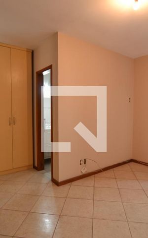 Casa à venda com 238m², 3 quartos e 2 vagasSuíte