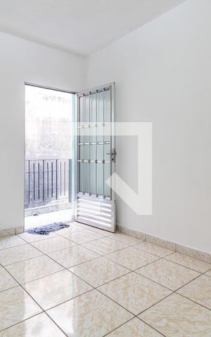 Casa à venda com 250m², 8 quartos e 2 vagas Casa à venda com 250m², 8 quartos e 2 vagasSala