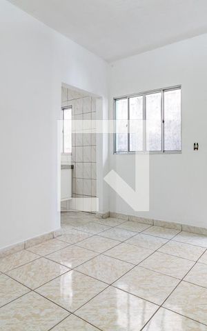Casa à venda com 250m², 8 quartos e 2 vagas Casa à venda com 250m², 8 quartos e 2 vagasSala