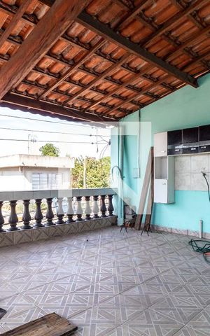 Casa à venda com 250m², 8 quartos e 2 vagas Casa à venda com 250m², 8 quartos e 2 vagasVaranda e Área de Serviço