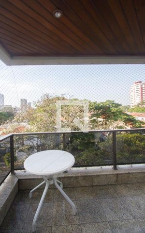 Apartamento à venda com 226m², 4 quartos e 3 vagasVaranda
