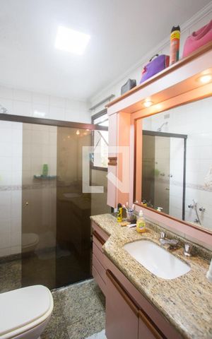 Apartamento à venda com 226m², 4 quartos e 3 vagasBanheiro Suíte Americana 