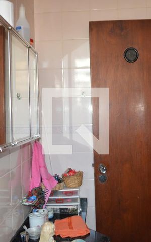 Casa à venda com 175m², 4 quartos e 2 vagasBanheiro da Suíte 2
