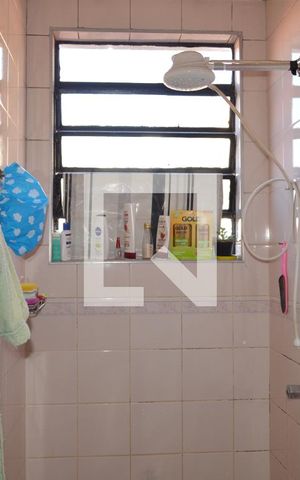 Casa à venda com 175m², 4 quartos e 2 vagasBanheiro da Suíte 2