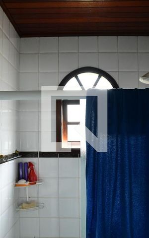 Casa para alugar com 337m², 4 quartos e 2 vagasBanheiro Social