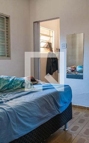Casa à venda com 120m², 2 quartos e 1 vaga Casa à venda com 120m², 2 quartos e 1 vagaCasa dos Fundos Quarto