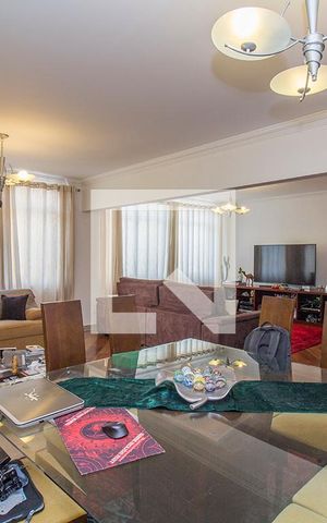 Apartamento à venda com 263m², 4 quartos e 2 vagas Apartamento à venda com 263m², 4 quartos e 2 vagasSala