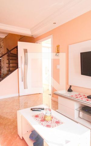 Casa à venda com 240m², 3 quartos e 3 vagassala