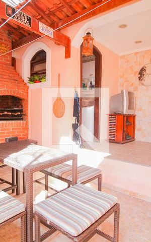 Casa à venda com 240m², 3 quartos e 3 vagaschurrasqueira