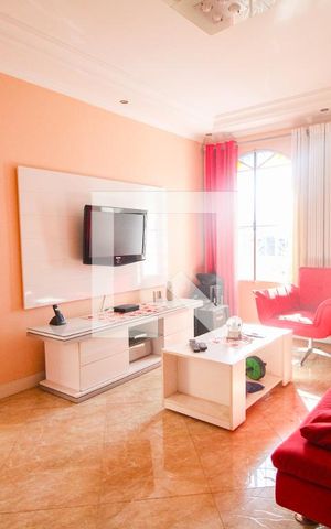 Casa à venda com 240m², 3 quartos e 3 vagassala