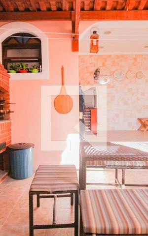 Casa à venda com 240m², 3 quartos e 3 vagaschurrasqueira