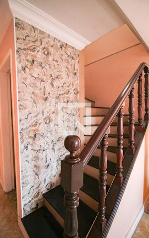 Casa à venda com 240m², 3 quartos e 3 vagasescada sala
