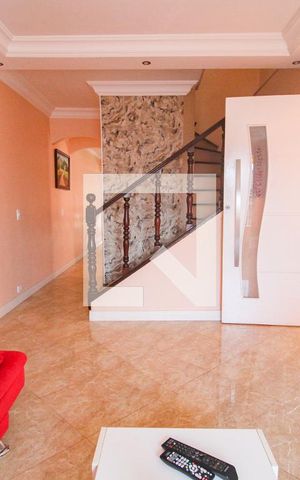 Casa à venda com 240m², 3 quartos e 3 vagassala