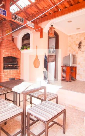 Casa à venda com 240m², 3 quartos e 3 vagaschurrasqueira