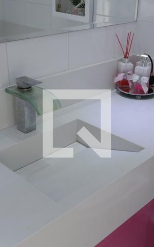 Apartamento para alugar com 200m², 4 quartos e 3 vagasBanheiro da Suíte 2