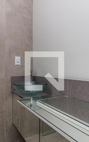 Apartamento para alugar com 75m², 2 quartos e sem vagaBanheiro da Suíte