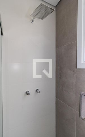 Apartamento para alugar com 75m², 2 quartos e sem vagaBanheiro da Suíte