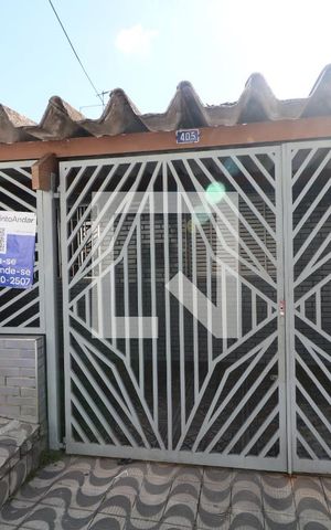 Casa à venda com 120m², 2 quartos e 1 vagaFachada