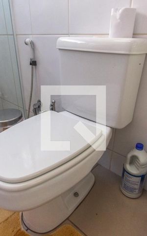 Casa à venda com 360m², 4 quartos e 4 vagas Casa à venda com 360m², 4 quartos e 4 vagasVaso