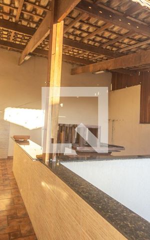 Casa à venda com 360m², 4 quartos e 4 vagas Casa à venda com 360m², 4 quartos e 4 vagasChurrasqueira
