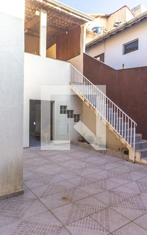 Casa à venda com 360m², 4 quartos e 4 vagas Casa à venda com 360m², 4 quartos e 4 vagasQuintal