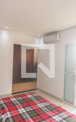 Casa à venda com 360m², 4 quartos e 4 vagas Casa à venda com 360m², 4 quartos e 4 vagasSuíte 2