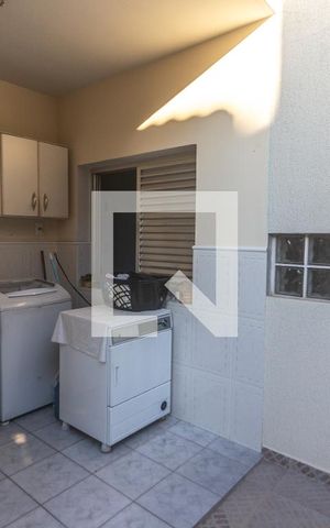 Casa à venda com 360m², 4 quartos e 4 vagas Casa à venda com 360m², 4 quartos e 4 vagasÁrea de serviço