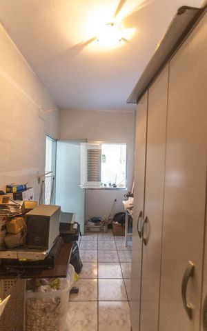 Casa à venda com 360m², 4 quartos e 4 vagas Casa à venda com 360m², 4 quartos e 4 vagasEdícula
