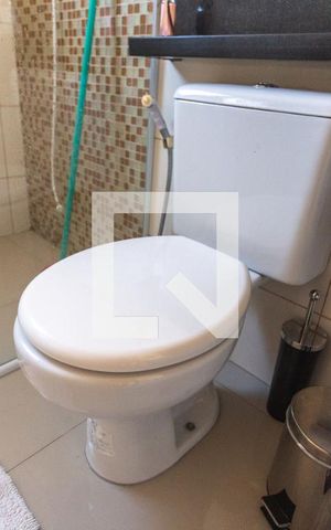Casa à venda com 360m², 4 quartos e 4 vagas Casa à venda com 360m², 4 quartos e 4 vagasVaso