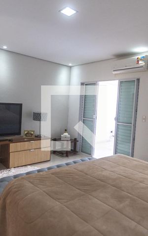 Casa à venda com 360m², 4 quartos e 4 vagas Casa à venda com 360m², 4 quartos e 4 vagasSuíte 1