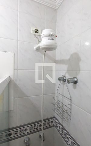 Casa à venda com 200m², 3 quartos e 2 vagasBanheiro