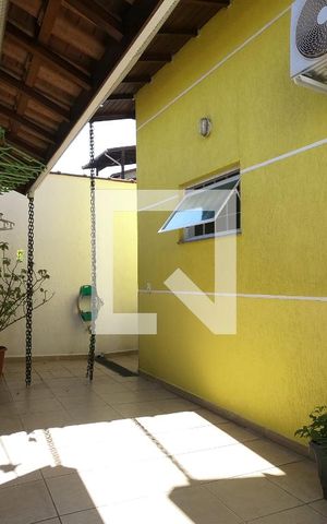 Casa à venda com 200m², 3 quartos e 2 vagasChurrasqueira