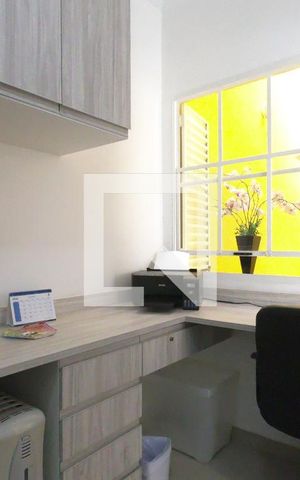 Casa à venda com 200m², 3 quartos e 2 vagasQuarto
