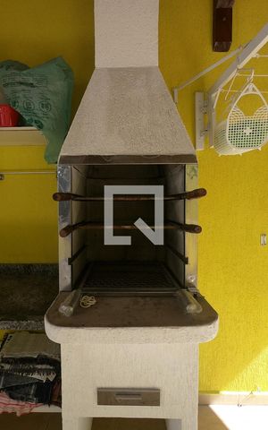 Casa à venda com 200m², 3 quartos e 2 vagasChurrasqueira