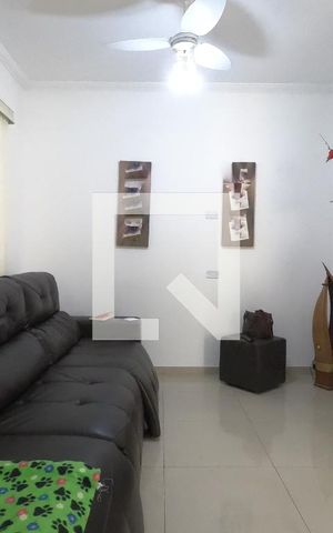 Casa à venda com 200m², 3 quartos e 2 vagasSala